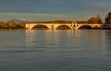 Coucher de soleil sur le pont Saint-Benezet - Avignon en Vaucluse - France