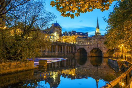 Pulteney Bridge, Avon, Somerset, England, U.K.