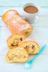 Apfel-Biskuitrolle	