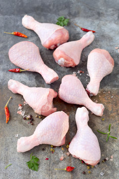 H&auml;hnchenkeulen mit Chilischotten