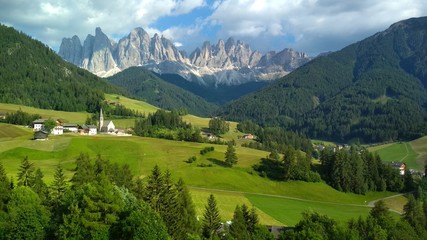 Fototapeta premium Majestic landscape of Antorno lake with famous Dolomites mountain peak of Tre Cime di Lavaredo in background in Eastern Dolomites, Italy Europe. Stunning nature scenery and scenic travel destination.