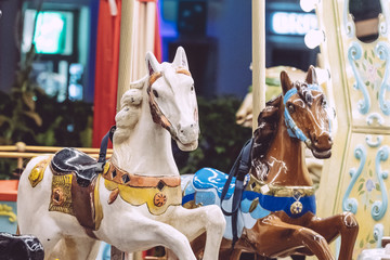 Chevaux anciens d'un carrousel