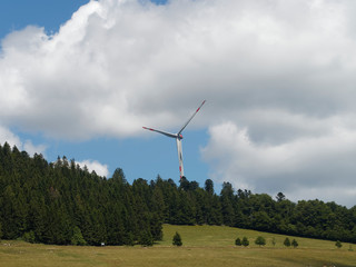Der Rohrenkopf über dem Dorf Gersbach, ein hoher Berg im Südschwarzwald mit seinen...