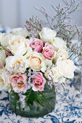Obraz na płótnie Canvas roses bridal bouquet 