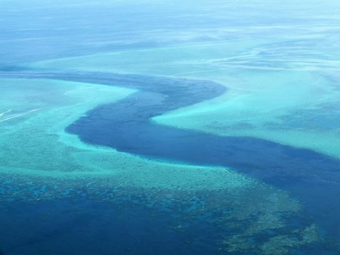 Spot de plong&eacute;e de la "passe en S" vu du ciel (Mayotte)