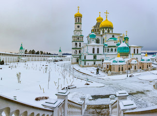 Obraz premium Resurrection new Jerusalem Stavropol monastery on the river Istra in the Moscow region.