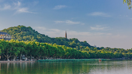 Obraz premium Baoshi Hill and Baochu Pagoda by West Lake in Hangzhou, China