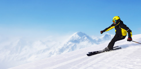 Fototapeta na wymiar Skier in winter mountains