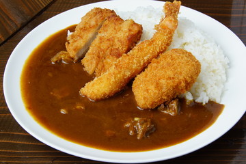ミックスフライ　カレー