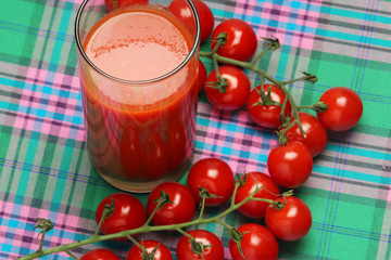 Tomato juice and cherry tomatoes