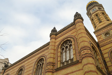 Obraz premium Exterior of Great (Central) Synagogue in Budapest on December 31, 2017.