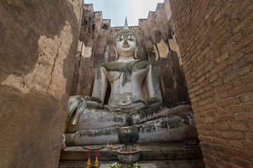 Sukhothai historical Park, Wat Si Chum (temple) in Sukhothai historical park, Sukhothai, Thailand.