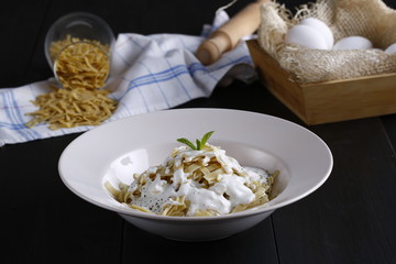pasta presentation with sauce