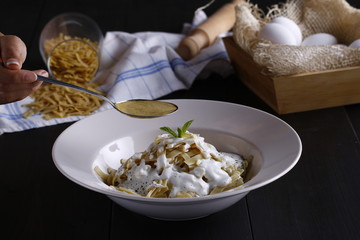 pasta presentation with sauce