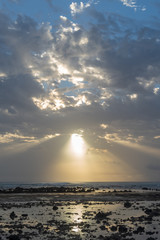 Obraz premium Scenic view of cloudscape over sea