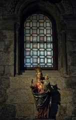 Vierge à l'Enfant à la cathédrale de Saint-Jacques-de-Compostelle, Galice, Espagne