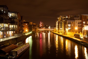 Obraz premium Leeds City centre one of the northern power house cities at night