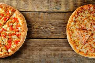 Pizza with cheese, chicken and fresh tomato slices