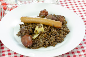 saucisses et lentilles
