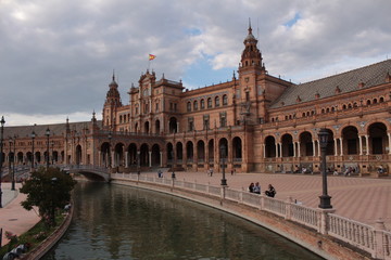 Fototapeta na wymiar Piazza di Spagna a Siviglia, massimo esempio dell'architettura Neo-moresca