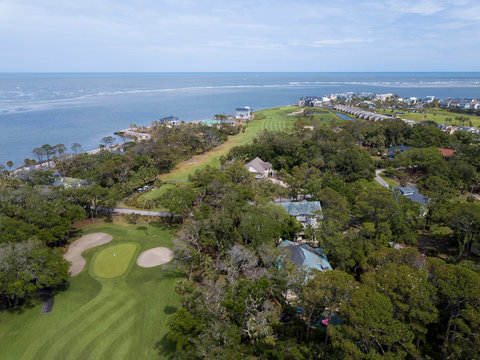 Homes along the golf course and the Atlantic Ocean in South Carolina, USA.