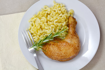 cuisse de poulet et pâtes