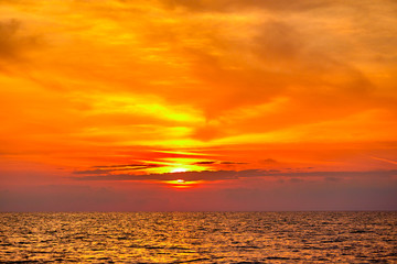 Fototapeta premium sunset over sea