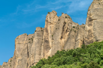 Felsgruppe Les Pénitents bei Les Mees in Südfrankreich