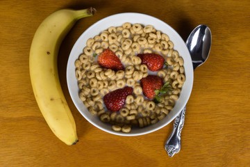 bowl of cereal with banana 