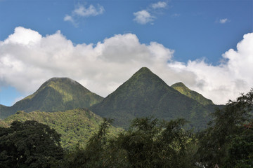 Martinique, face aux pitons du Carbet
