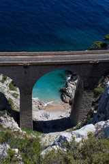 Sous un pont