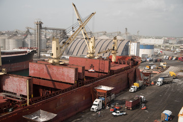 Fototapeta premium loading truck from a ship