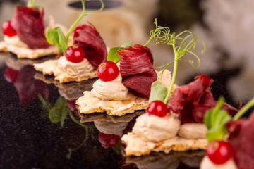 Venison dried on crispbread with mousse