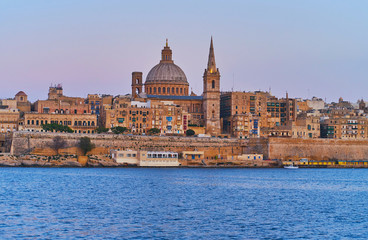 Obraz na płótnie Canvas Valletta cityscape from Northern Harbour, Malta