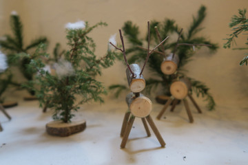 weihnachten weihnachtsbaum deko dekorieren figuren kerzen kugeln christbaum