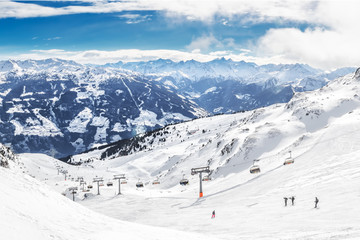 Fototapeta na wymiar Ski resort covered by fresh snow in Tyrolian Alps, Zillertal, Austria, Europe