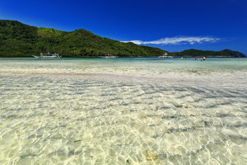 Snake island sandbar joining mainland Palawan and Vigan island-El Nido-Philippines-0859