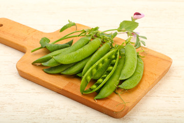 Ripe green peas
