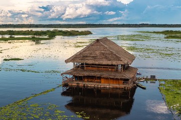 Dom na wodzie. Rzeka Amazonka w Iquitos SONY DSC