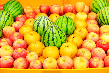 Apples and watermelons，,