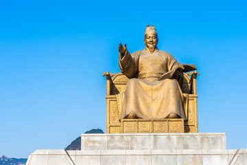 Fototapeta premium Beautiful statue King Sejong