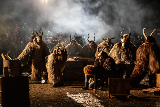 KRAMPUS SHOW IN ZIRL