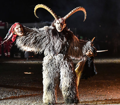 KRAMPUS SHOW IN ZIRL