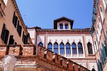 Obraz premium Typical palace in Venice, Italy