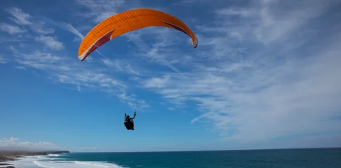 Photo sur Plexiglas Sports aériens Parapente dans le ciel