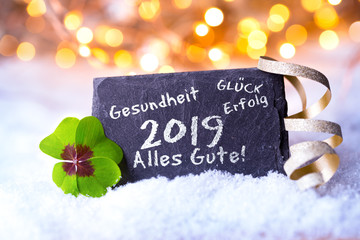 Neujahr, Silvester 2018, 2019 - Hintergrund mit Bokeh und Schnee - Schiefertafel 