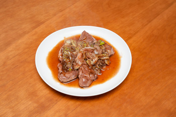 ラム肉のステーキ　ネギソース