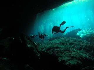 Fototapeta na wymiar Cenote Scuba Divers