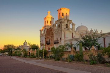 Fototapeta na wymiar Sunrise at the San Xavier Mission Church in Tucson