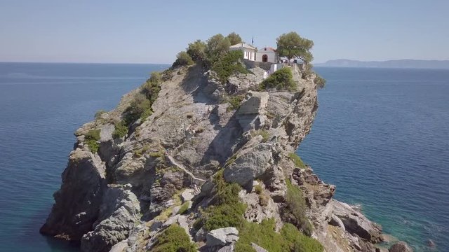 tropical mountain in the ocean (mamma mia)